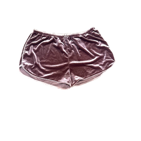 Velvet Women's Shorts in mauve - Picture 1 of 4